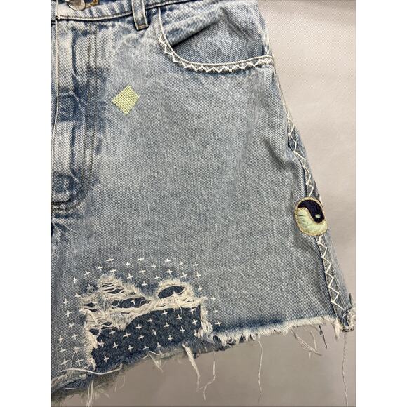Sea New York Marion Mended Denim Shorts Blue Embroidered Shorts Size 4 - Picture 3 of 14